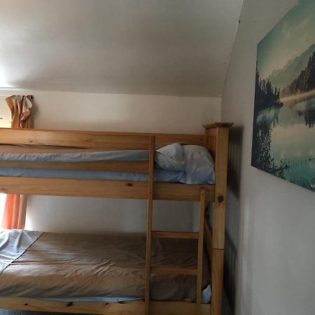 Pantyrathro International Hostel 卡马森 外观 照片