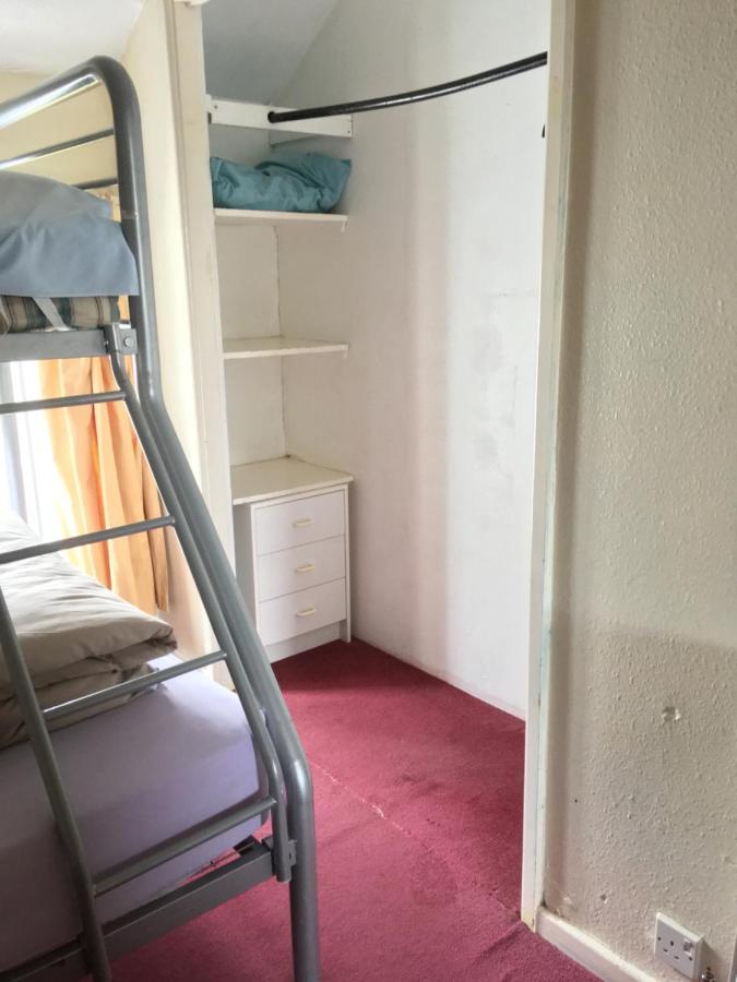 Pantyrathro International Hostel 卡马森 外观 照片