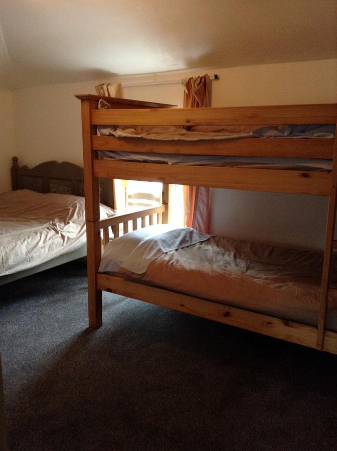 Pantyrathro International Hostel 卡马森 外观 照片