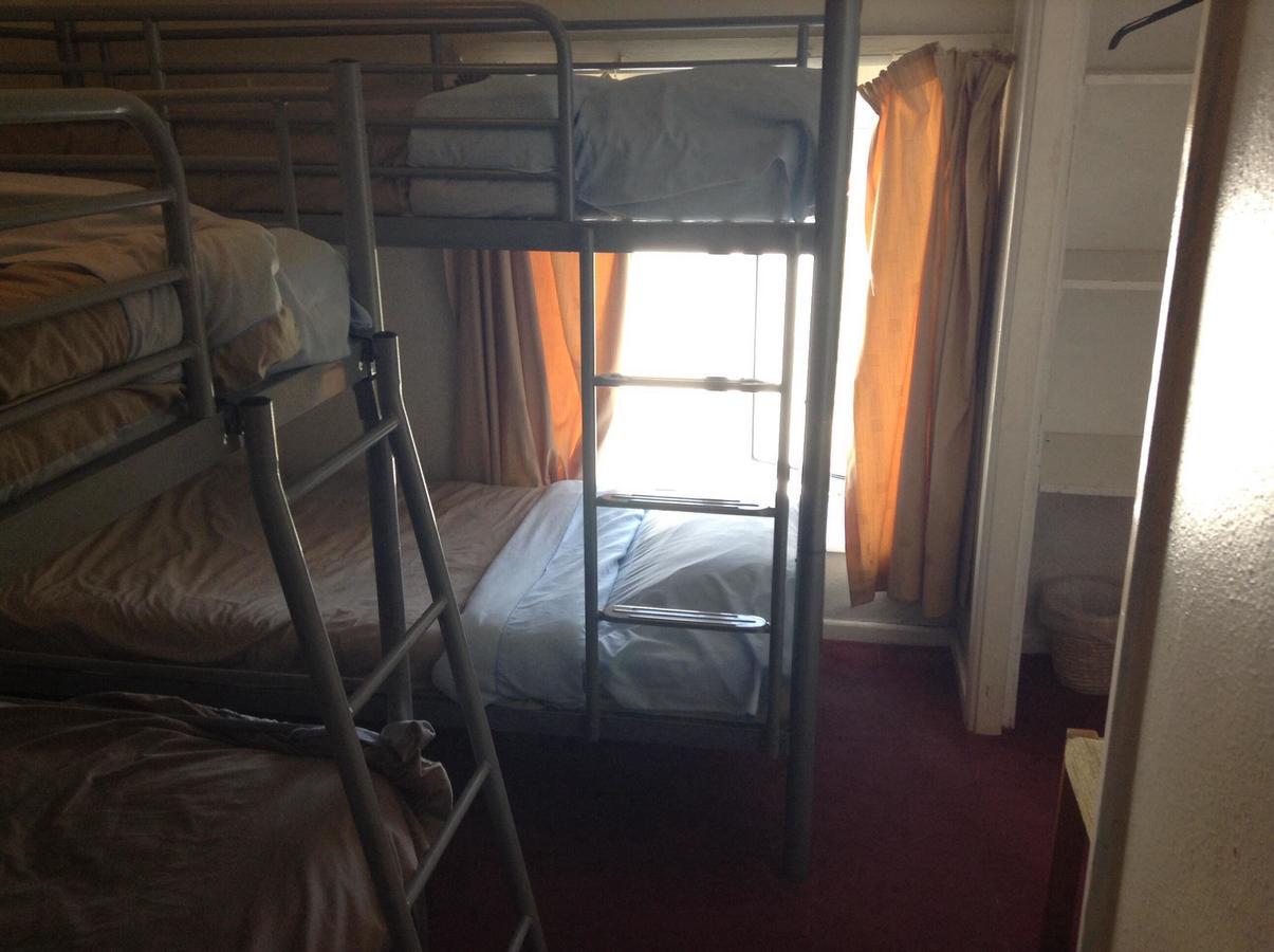 Pantyrathro International Hostel 卡马森 外观 照片