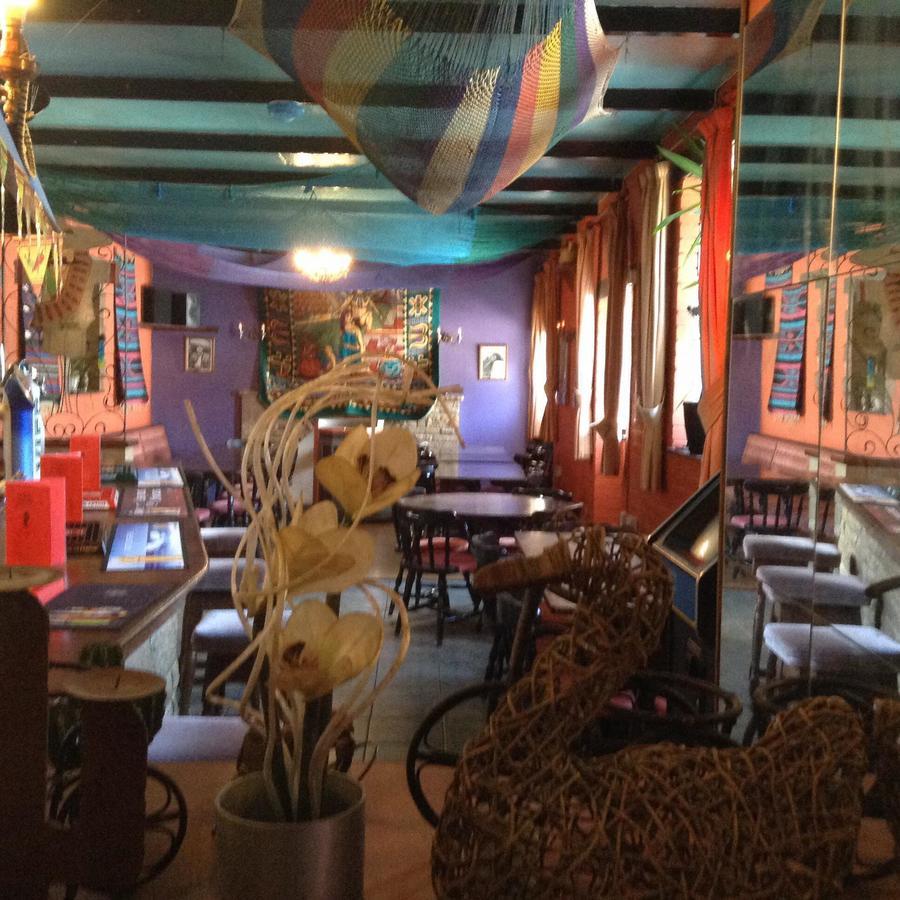 Pantyrathro International Hostel 卡马森 外观 照片