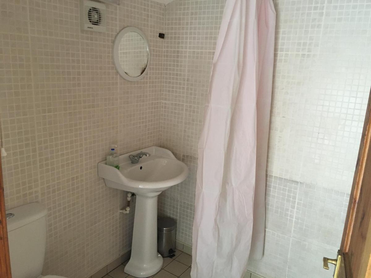 Pantyrathro International Hostel 卡马森 外观 照片